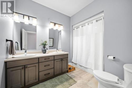 33 Crews Crescent, Quinte West, ON - Indoor Photo Showing Bathroom