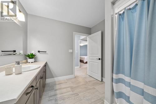 33 Crews Crescent, Quinte West, ON - Indoor Photo Showing Bathroom