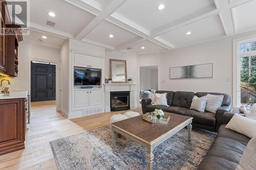 994 Stonebrook Road, Cambridge, ON - Indoor Photo Showing Living Room With Fireplace