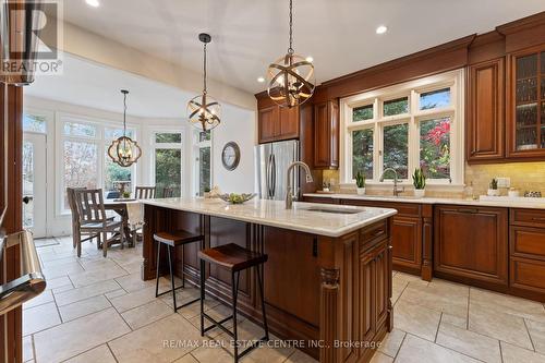 994 Stonebrook Road, Cambridge, ON - Indoor Photo Showing Kitchen With Upgraded Kitchen