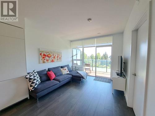 6463 Silver Ave, Burnaby, BC - Indoor Photo Showing Living Room