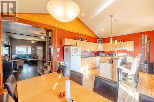 702 9Th Avenue, Fernie, BC - Indoor