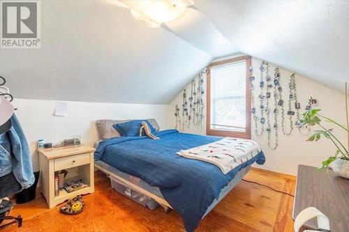 702 9Th Avenue, Fernie, BC - Indoor Photo Showing Bedroom