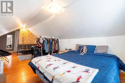 702 9Th Avenue, Fernie, BC - Indoor Photo Showing Bedroom