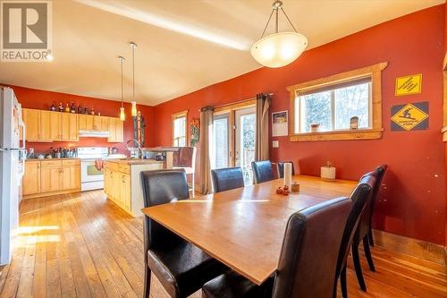 702 9Th Avenue, Fernie, BC - Indoor Photo Showing Dining Room