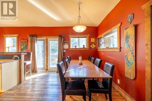 702 9Th Avenue, Fernie, BC - Indoor Photo Showing Dining Room