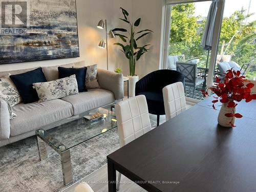 3 - 16 Minto Street, Toronto, ON - Indoor Photo Showing Living Room