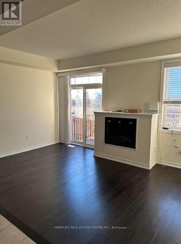 18 Agava Street, Brampton, ON - Indoor Photo Showing Living Room