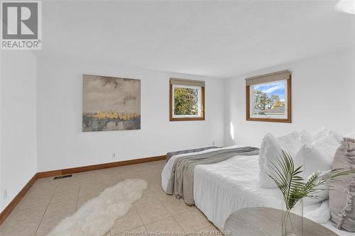 6845 Disputed Road, Lasalle, ON - Indoor Photo Showing Bedroom