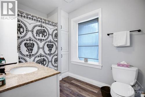 476 James Street W, Prescott, ON - Indoor Photo Showing Bathroom