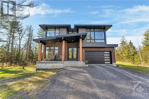 2068 Richmond Road, Lanark, ON - Outdoor With Facade