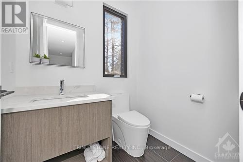 2068 Richmond Road, Lanark, ON - Indoor Photo Showing Bathroom