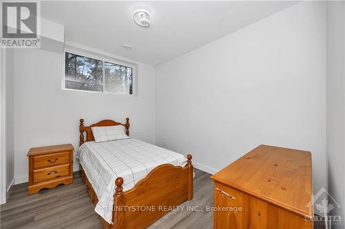 2068 Richmond Road, Lanark, ON - Indoor Photo Showing Bedroom