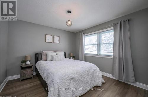 292 Auburn Avenue, London, ON - Indoor Photo Showing Bedroom