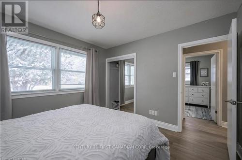 292 Auburn Avenue, London, ON - Indoor Photo Showing Bedroom