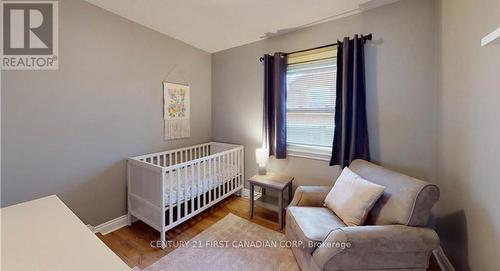 292 Auburn Avenue, London, ON - Indoor Photo Showing Bedroom