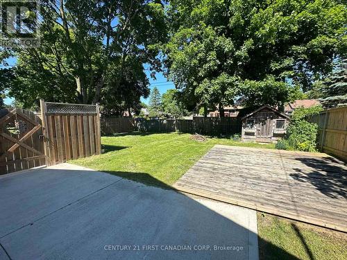 292 Auburn Avenue, London, ON - Outdoor With Backyard