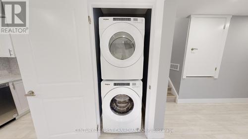 43 Carey Crescent, London, ON - Indoor Photo Showing Laundry Room