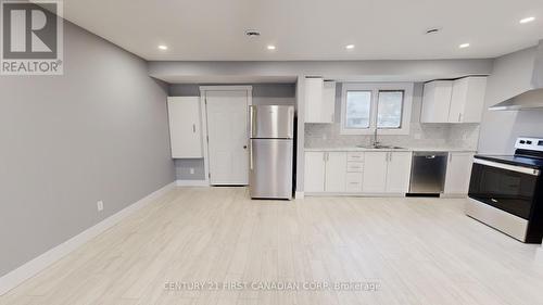 43 Carey Crescent, London, ON - Indoor Photo Showing Kitchen