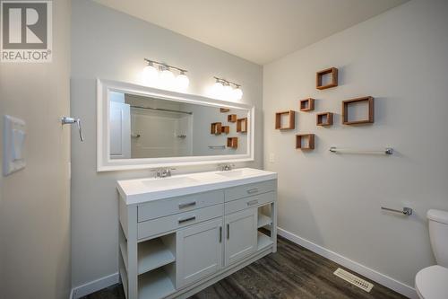 8265 Peter Road, Prince George, BC - Indoor Photo Showing Bathroom