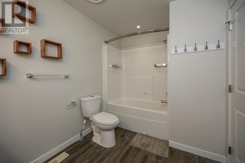 8265 Peter Road, Prince George, BC - Indoor Photo Showing Bathroom