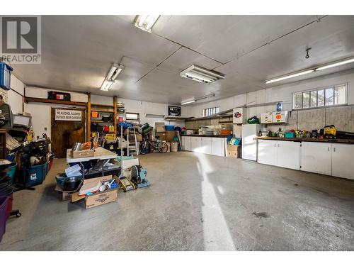 1898 Parkcrest Avenue, Kamloops, BC - Indoor Photo Showing Garage