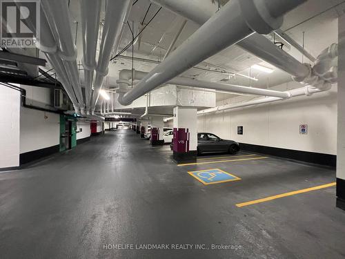 2121 - 585 Bloor Street E, Toronto, ON - Indoor Photo Showing Garage