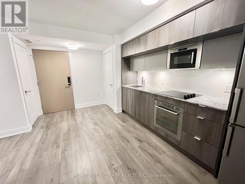 2121 - 585 Bloor Street E, Toronto, ON - Indoor Photo Showing Kitchen With Upgraded Kitchen