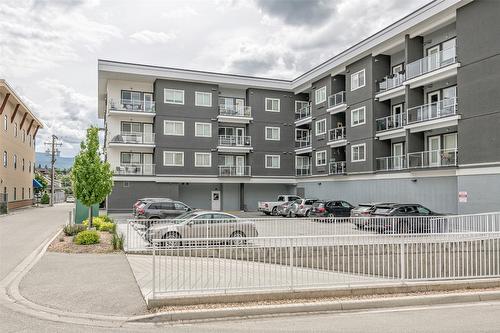 418-3409 28 Avenue, Vernon, BC - Outdoor With Facade