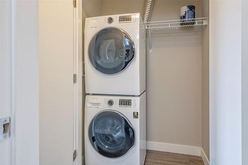 418-3409 28 Avenue, Vernon, BC - Indoor Photo Showing Laundry Room