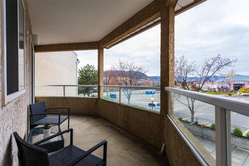 312-265 Snowsell Street, Kelowna, BC - Outdoor With Balcony With Exterior