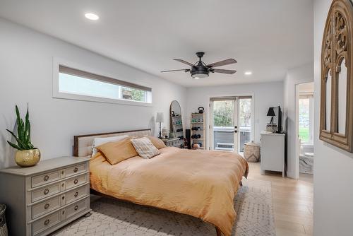 11527 Lang Court, Lake Country, BC - Indoor Photo Showing Bedroom