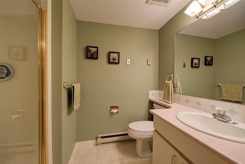 117-3157 Casorso Road, Kelowna, BC - Indoor Photo Showing Bathroom