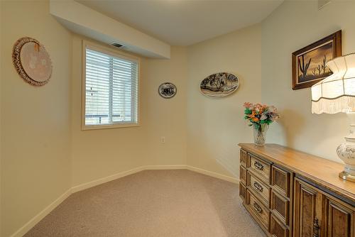 117-3157 Casorso Road, Kelowna, BC - Indoor Photo Showing Other Room