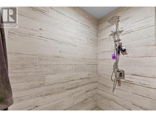 1572 Parkinson Road, West Kelowna, BC - Indoor Photo Showing Bathroom