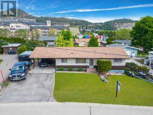 715 Glenburn Street, Kelowna, BC - Outdoor With View