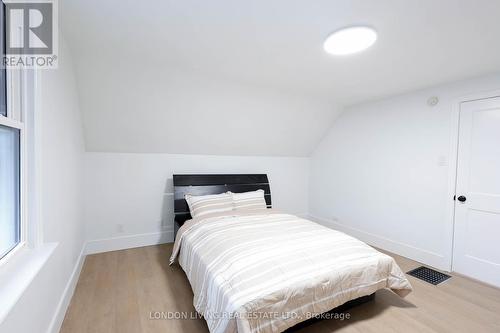 757 Fleet Street, London, ON - Indoor Photo Showing Bedroom