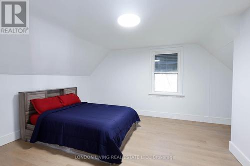 757 Fleet Street, London, ON - Indoor Photo Showing Bedroom