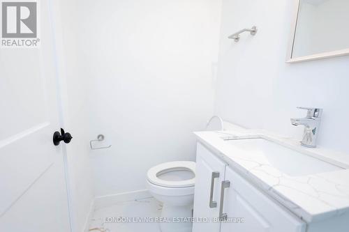 757 Fleet Street, London, ON - Indoor Photo Showing Bathroom