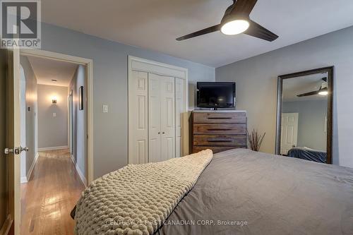 389 Mckeon Avenue, London, ON - Indoor Photo Showing Bedroom