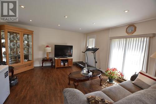 4407 Highway 17, Spragge, ON - Indoor Photo Showing Living Room