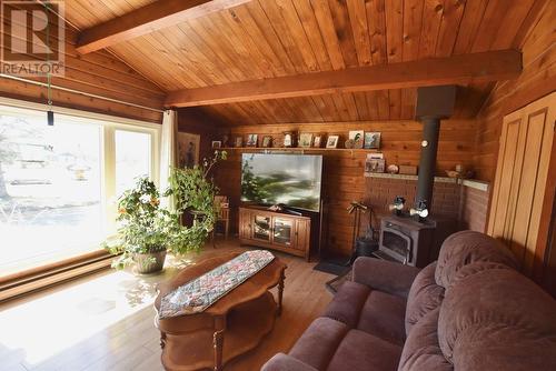 4407 Highway 17, Spragge, ON - Indoor Photo Showing Living Room