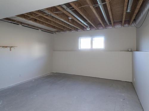 405 South Creek Square, Thunder Bay, ON - Indoor Photo Showing Basement