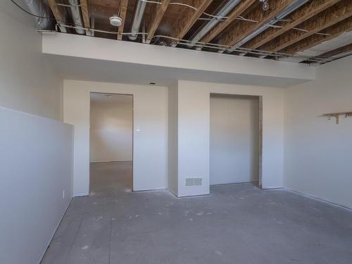 405 South Creek Square, Thunder Bay, ON - Indoor Photo Showing Basement