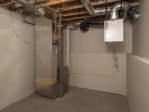 405 South Creek Square, Thunder Bay, ON - Indoor Photo Showing Basement