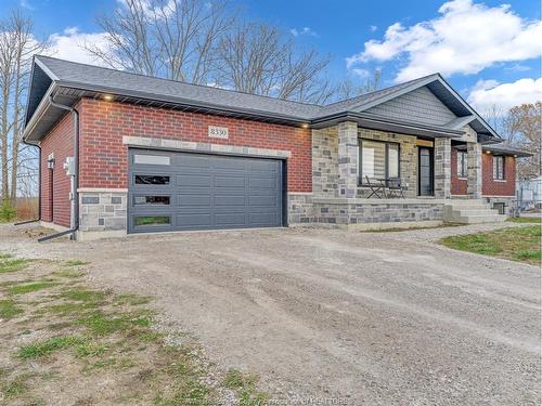 8330 Middle Sideroad, Amherstburg, ON 