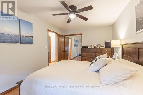 6195 Delta Drive, Niagara Falls (218 - West Wood), ON - Indoor Photo Showing Bedroom