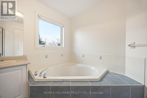 57 Brightsview Drive, Richmond Hill, ON - Indoor Photo Showing Bathroom