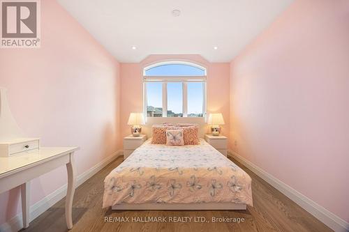 57 Brightsview Drive, Richmond Hill, ON - Indoor Photo Showing Bedroom