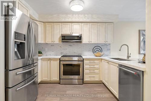 57 Brightsview Drive, Richmond Hill, ON - Indoor Photo Showing Kitchen With Stainless Steel Kitchen With Double Sink